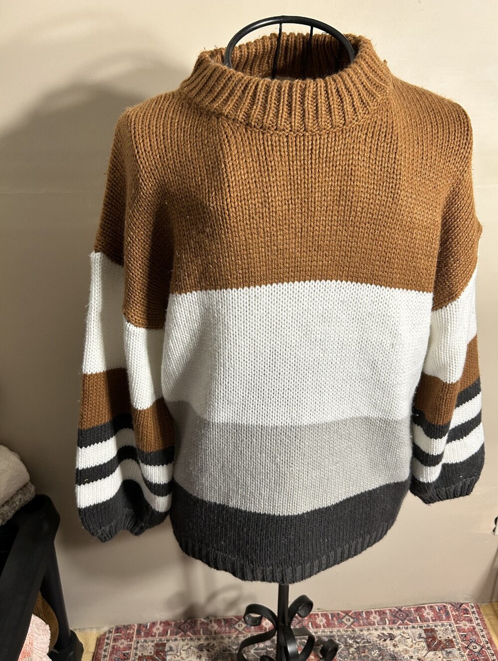 size medium sweater womens knit soft shirt tan gray white striped thick